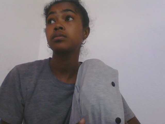 Phaniah1a live cam on BongaCams