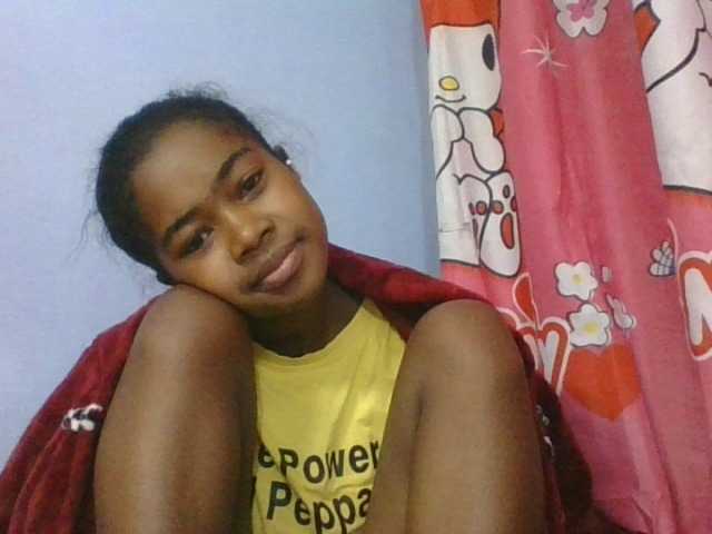 Phaniah1a live cam on BongaCams