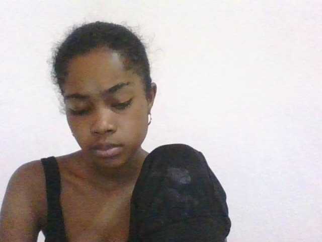 Phaniah1a live cam on BongaCams