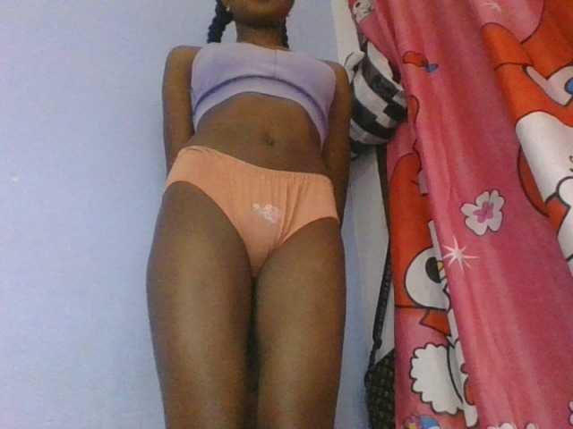 Phaniah1a live cam on BongaCams