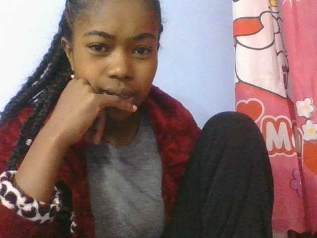 Phaniah1a live cam on BongaCams