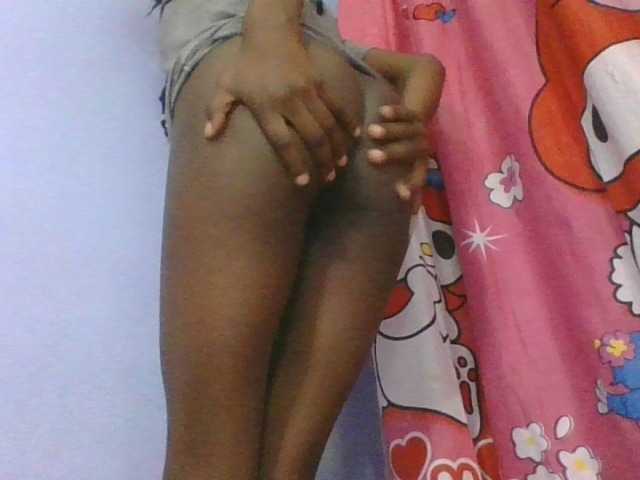 Phaniah1a live cam on BongaCams