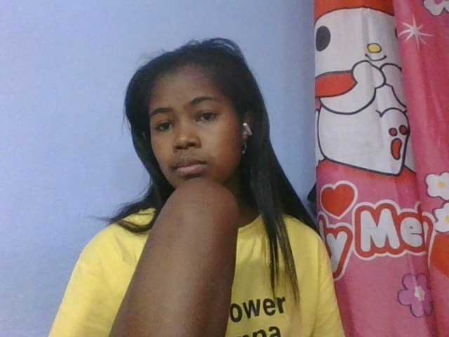 Phaniah1a live cam on BongaCams