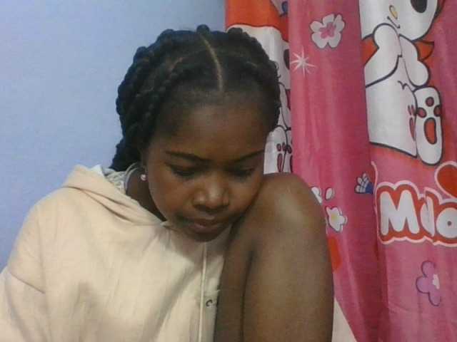 Phaniah1a live cam on BongaCams