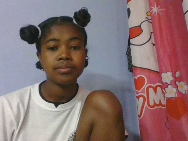 Phaniah1a live cam on BongaCams