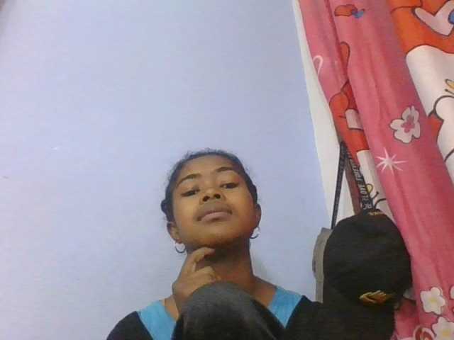 Phaniah1a live cam on BongaCams