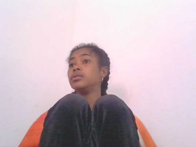 Phaniah1a, live now on BongaCams