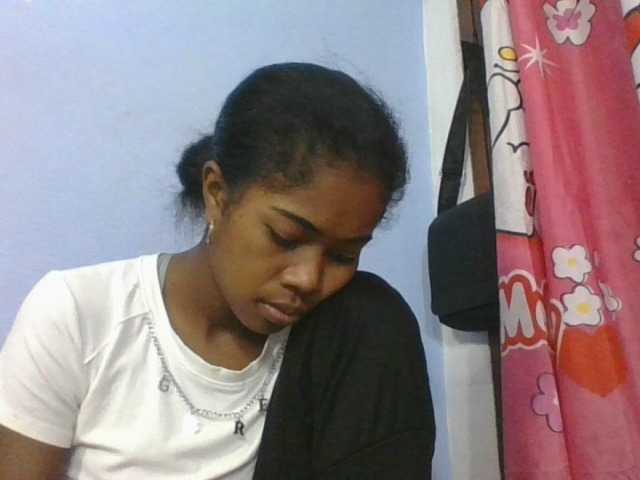 Phaniah1a live cam on BongaCams