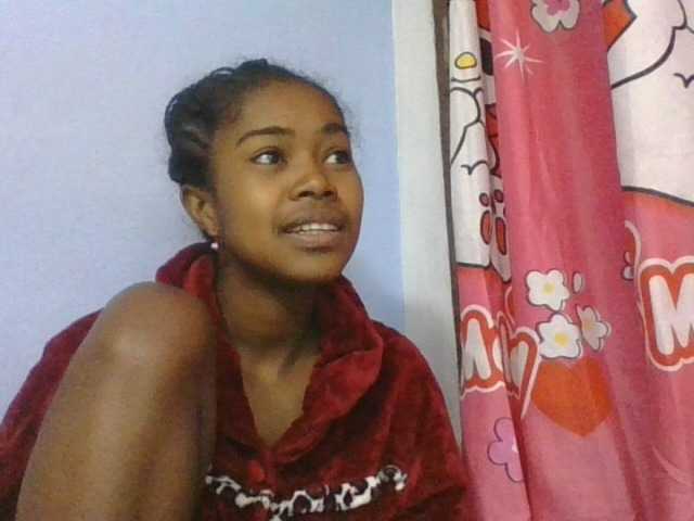 Phaniah1a live cam on BongaCams
