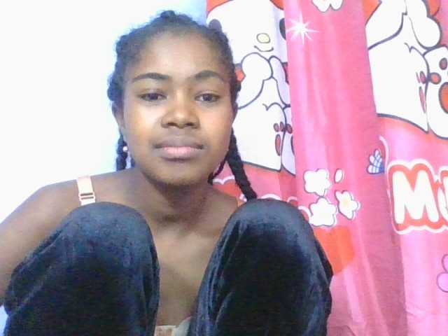 Phaniah1a live cam on BongaCams