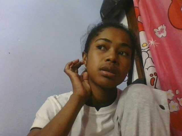 Phaniah1a live cam on BongaCams