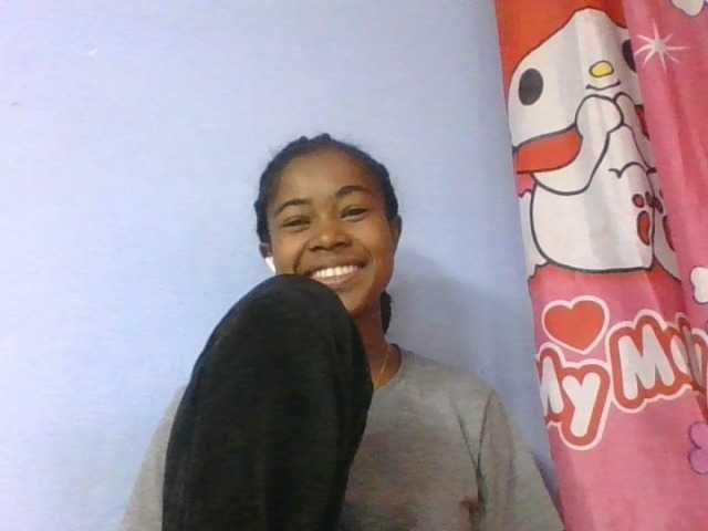 Phaniah1a live cam on BongaCams