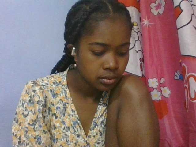 Phaniah1a live cam on BongaCams