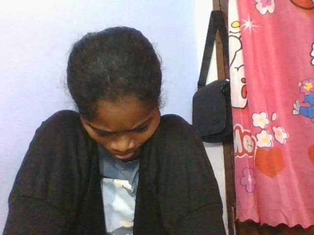 Phaniah1a live cam on BongaCams