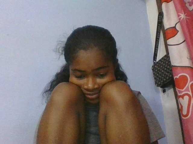 Phaniah1a live cam on BongaCams