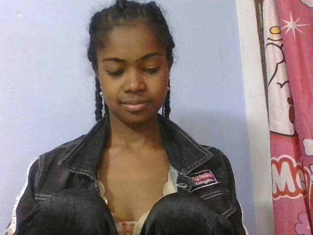 Phaniah1a live cam on BongaCams
