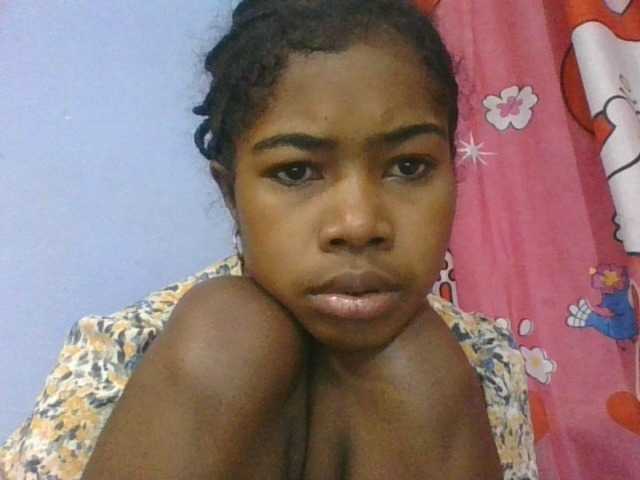 Phaniah1a live cam on BongaCams