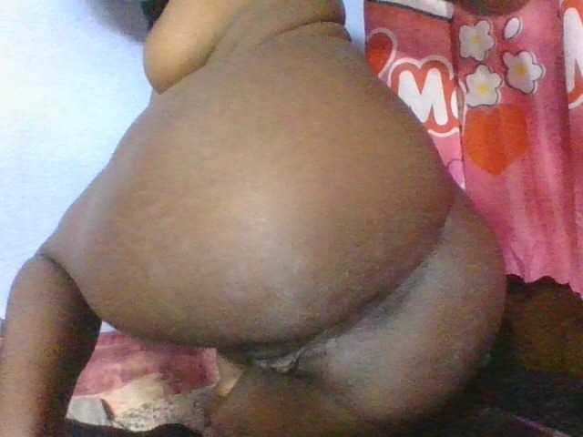 Phaniah1a live cam on BongaCams