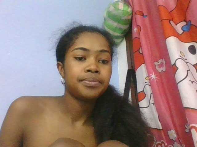 Phaniah1a live cam on BongaCams