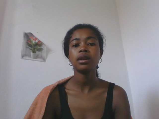 Phaniah1a live cam on BongaCams