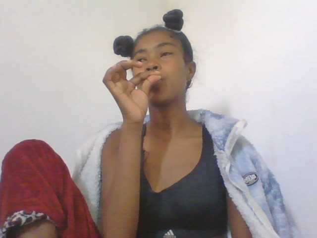 Phaniah1a live cam on BongaCams