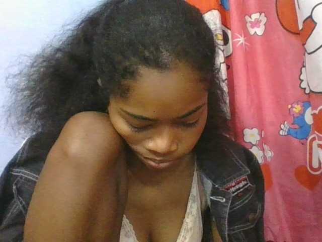 Phaniah1a live cam on BongaCams