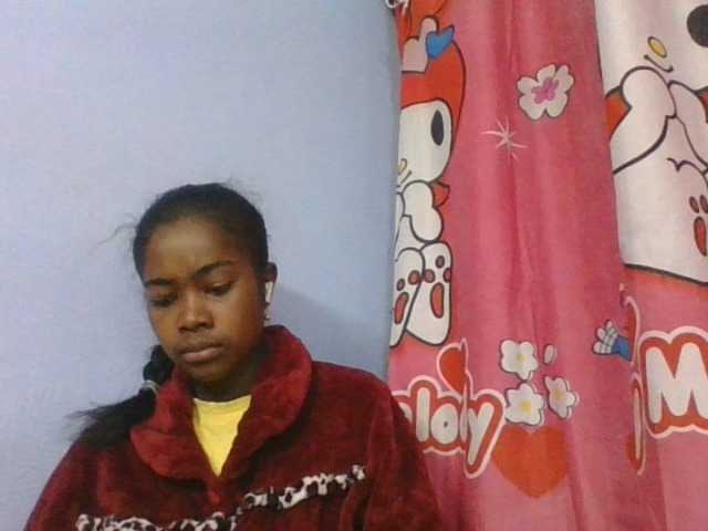 Phaniah1a live cam on BongaCams