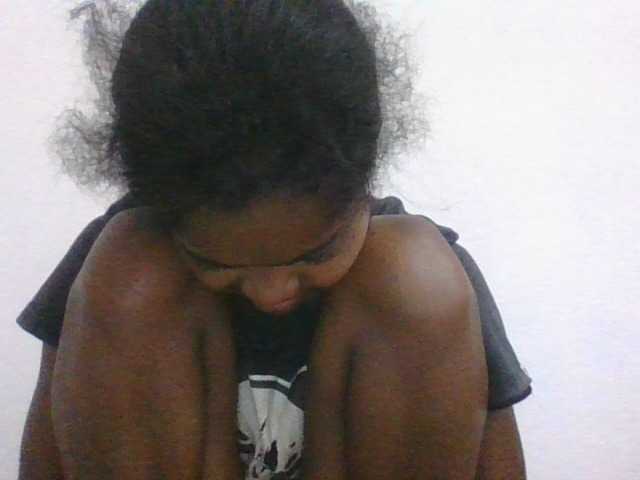 Phaniah1a live cam on BongaCams