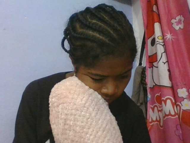 Phaniah1a live cam on BongaCams