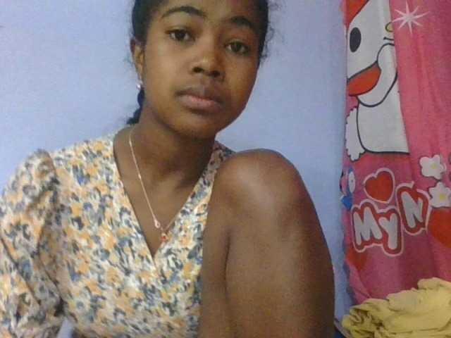 Phaniah1a live cam on BongaCams