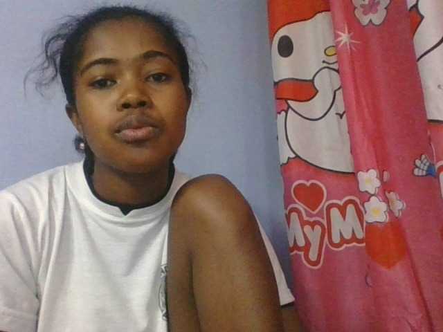 Phaniah1a live cam on BongaCams