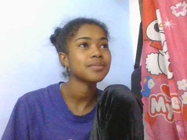 Phaniah1a live cam on BongaCams