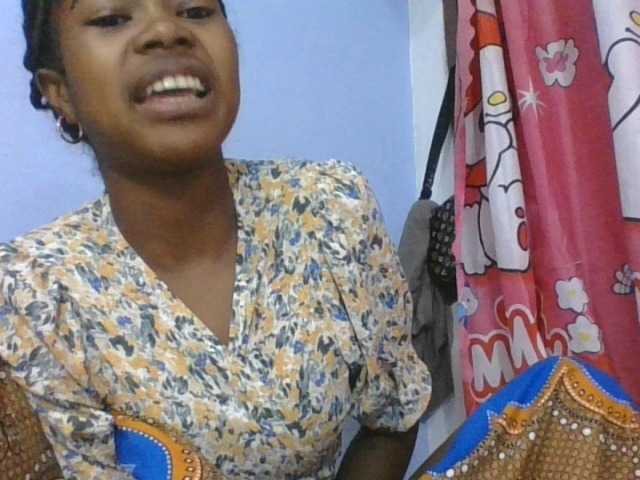Phaniah1a live cam on BongaCams