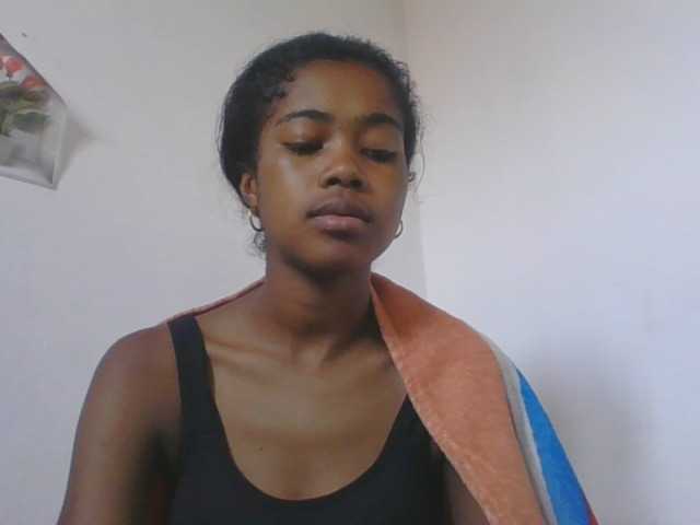 Phaniah1a live cam on BongaCams