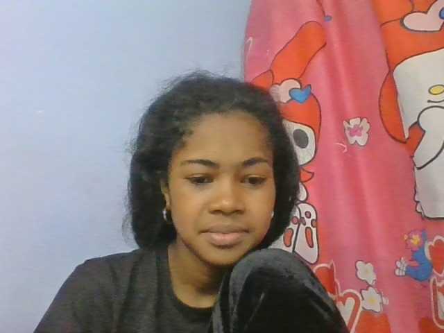 Phaniah1a live cam on BongaCams