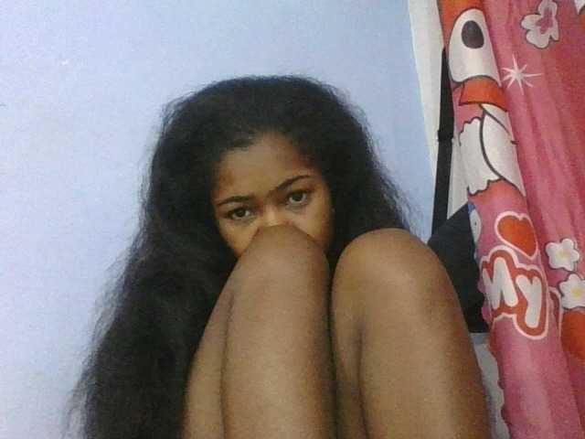 Phaniah1a live cam on BongaCams