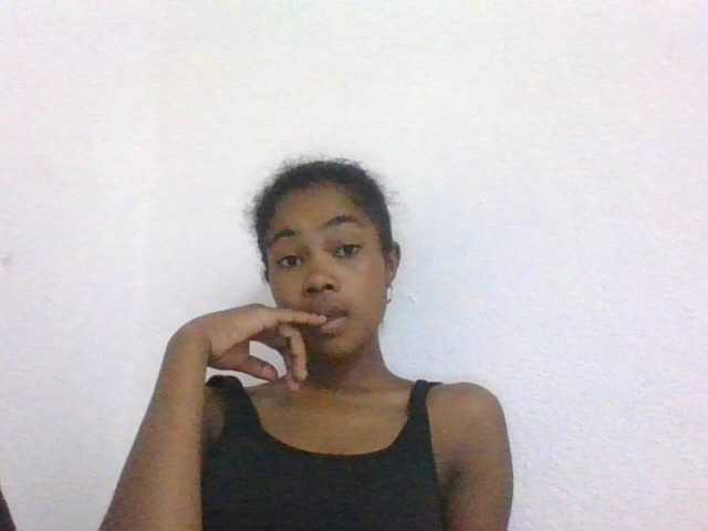 Phaniah1a live cam on BongaCams