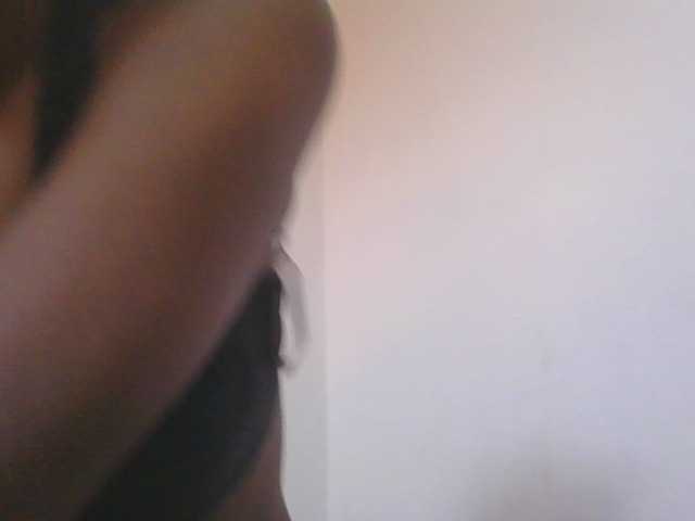 Phaniah1a live cam on BongaCams