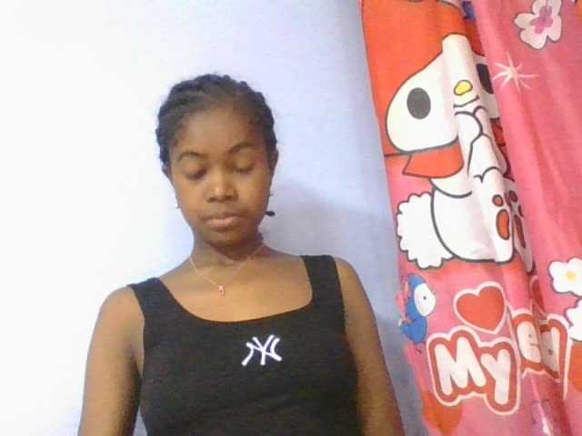 Phaniah1a live cam on BongaCams