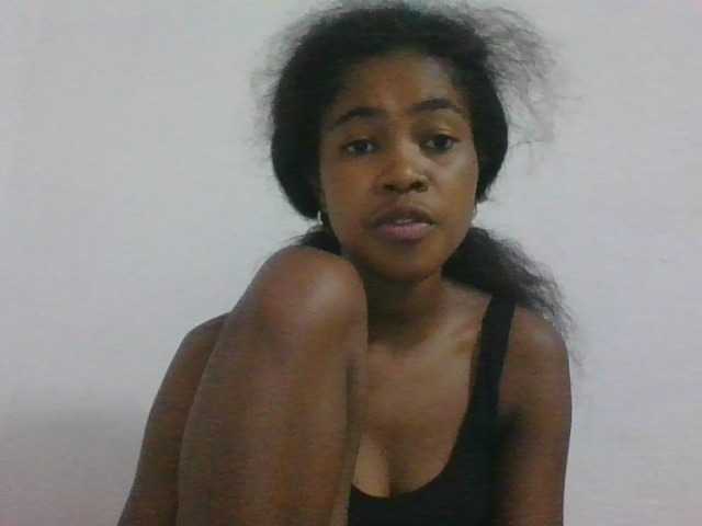 Phaniah1a live cam on BongaCams