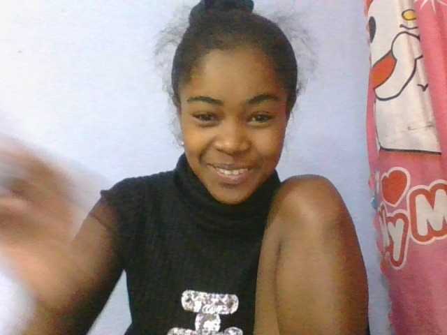 Phaniah1a live cam on BongaCams