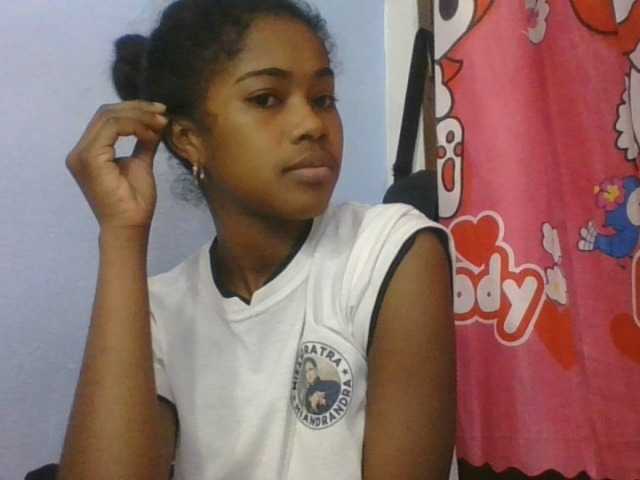 Phaniah1a live cam on BongaCams