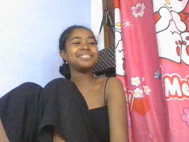 Phaniah1a live cam on BongaCams