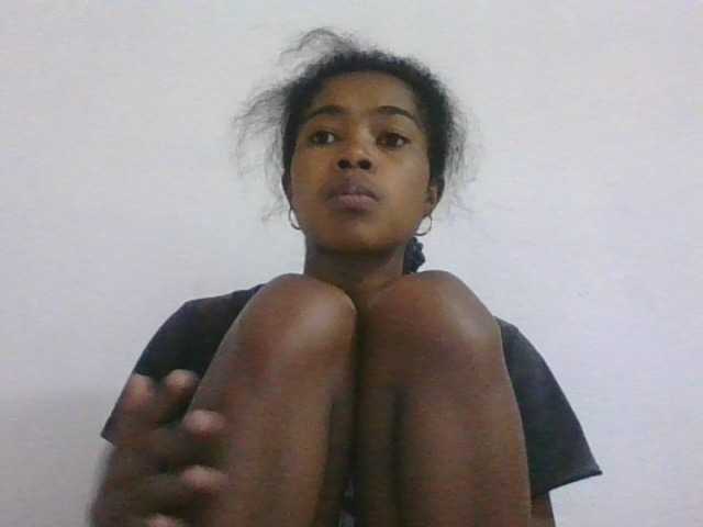 Phaniah1a live cam on BongaCams