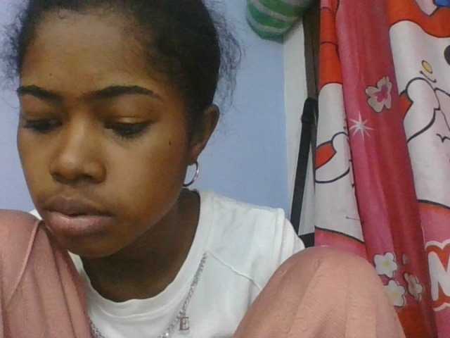 Phaniah1a live cam on BongaCams