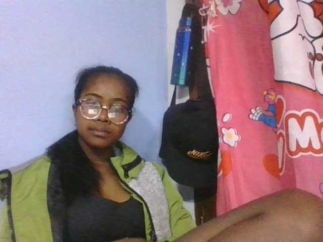 Phaniah1a live cam on BongaCams