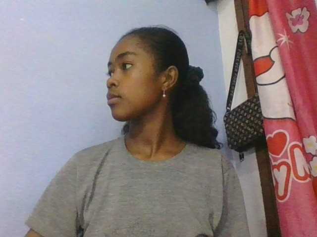 Phaniah1a live cam on BongaCams