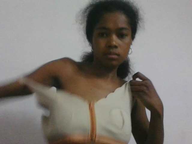 Phaniah1a live cam on BongaCams