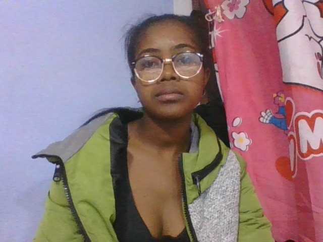 Phaniah1a live cam on BongaCams