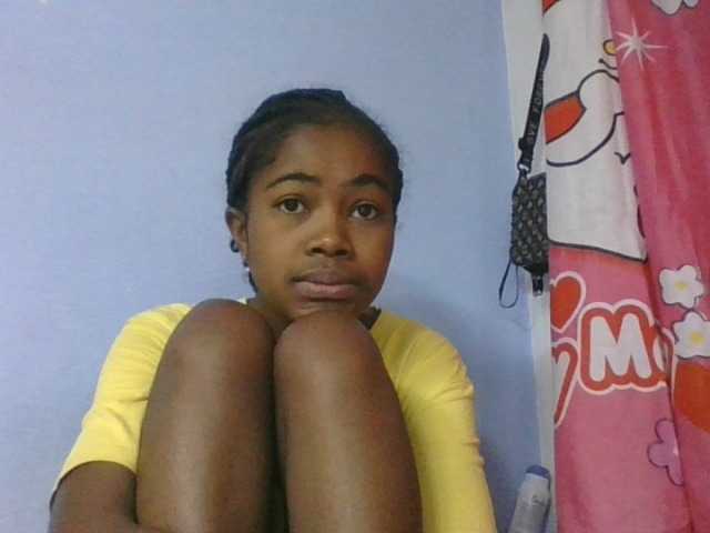 Phaniah1a live cam on BongaCams